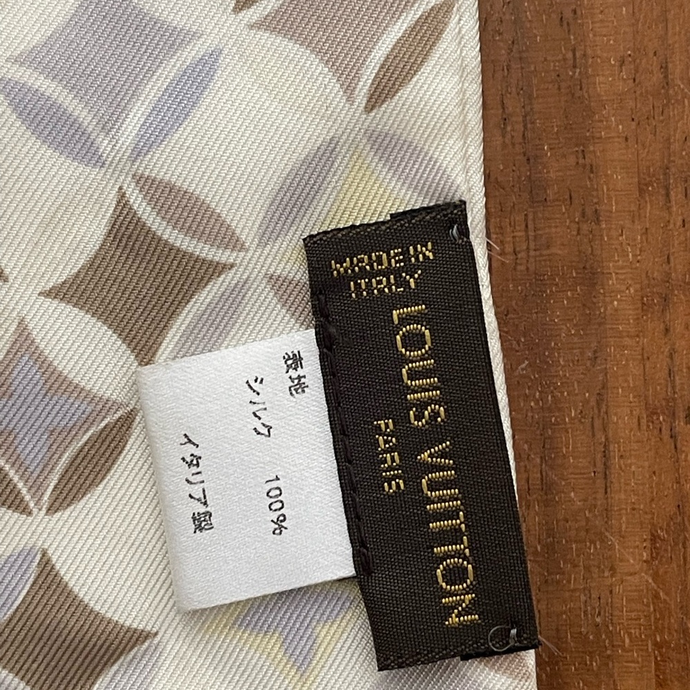 Authentic Luis Vuitton Twilly - image 3